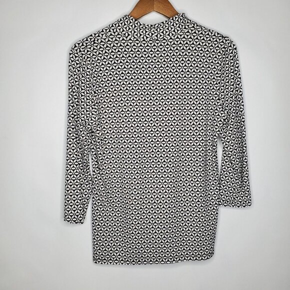 Talbots Womens Black White Floral V Neck Knit Blouse Size M 3/4 Sleeve Stretchy - Picture 2 of 8